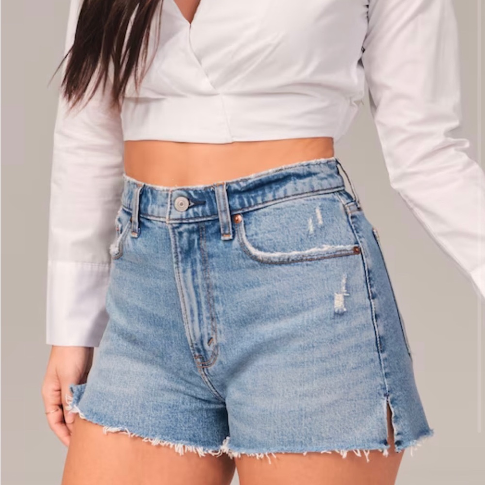 Abercrombie ‘the cutoff’ high rise light was distressed denim shorts
